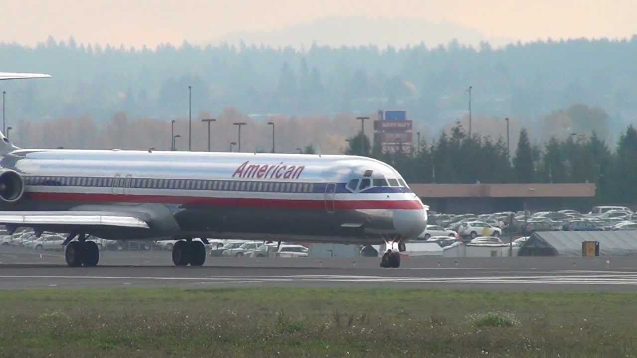 airbus a220 American Airlines N593AA MD-83 Takeoff Portland Airport (PDX)