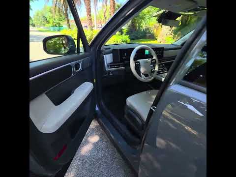 2024 Hyundai Santa Fe SE Sport Utility 4D walk-around video preview
