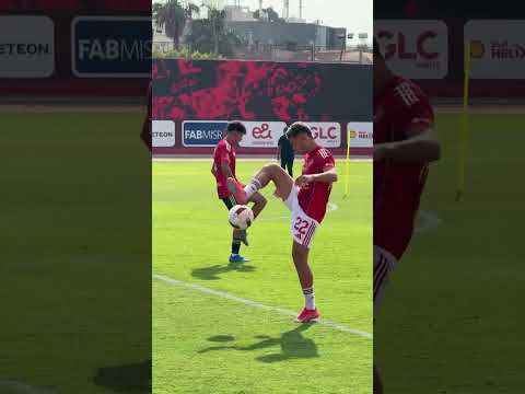 الفنان امام عاشور لاعب الأهلي الاهلي امام عاشور الأهلي فوق الجميع Football اكسبلور