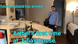 Download Lagu Julia Arther arrives on Julia's stream MP3