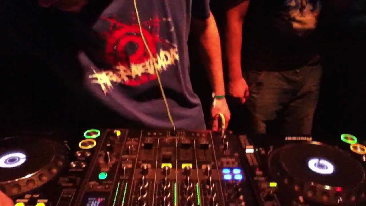 D-Jahsta Live @ Tensionstep 11/11/11 (Stenchman on the Mic)
