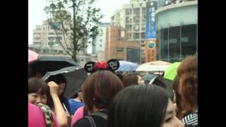110521-SJM簽名會整隊-1~5.avi