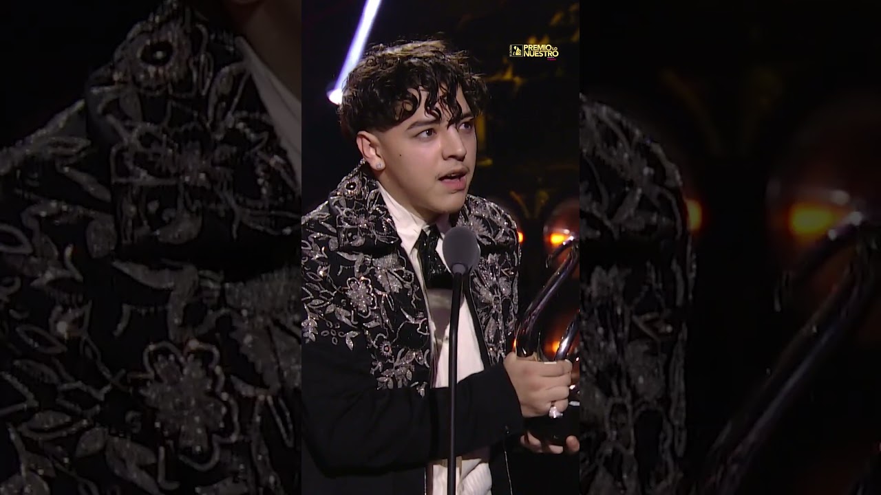 Xavi recibe premio y envía emotivo mensaje a su abuelo 