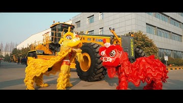 Lion Dancing With XCMG GR5505 Mining Motor Grader