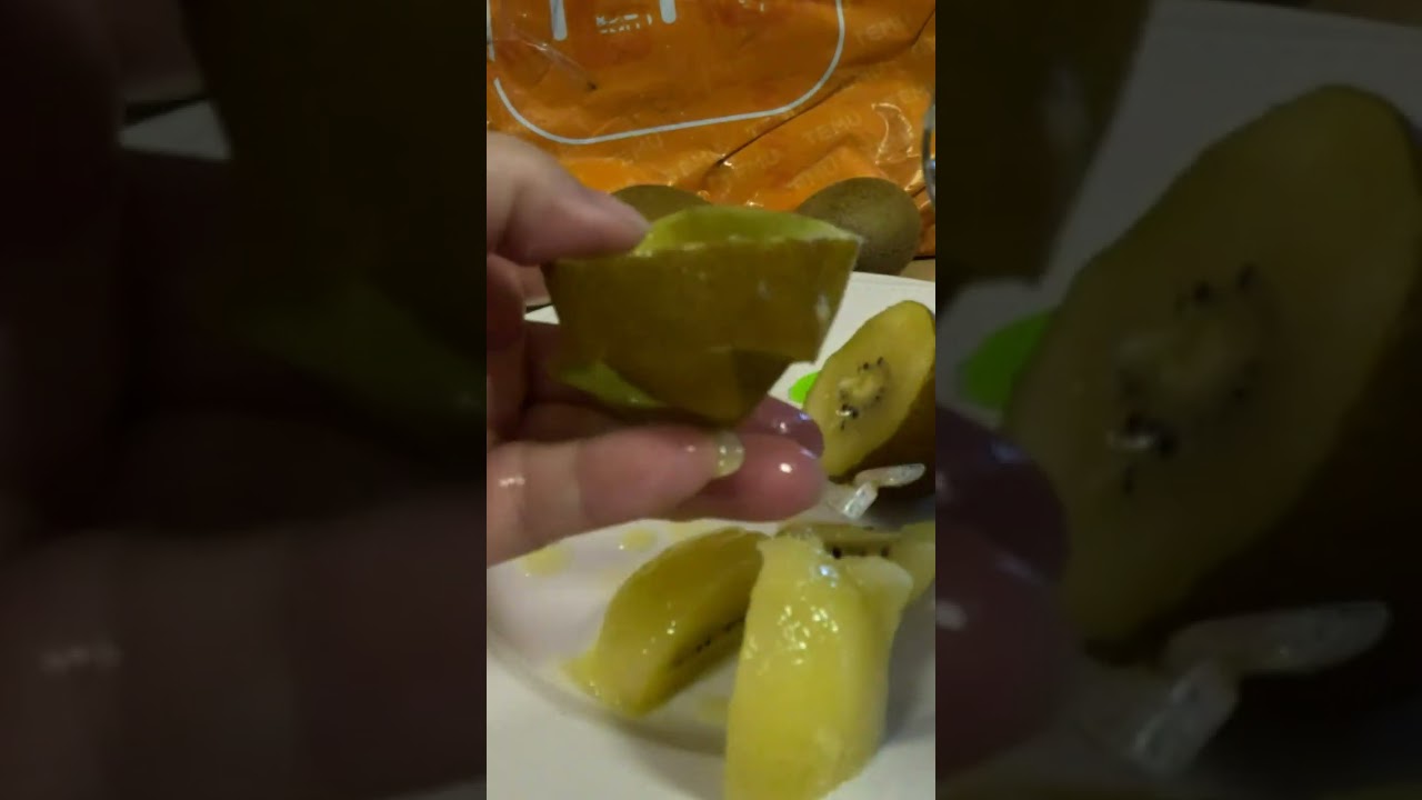 Kiwi slicer under $1 on Temu vs Amazon $7.00. So easy to use & it works.