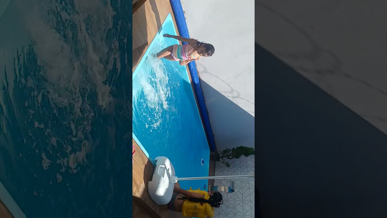 Brincando na piscina!