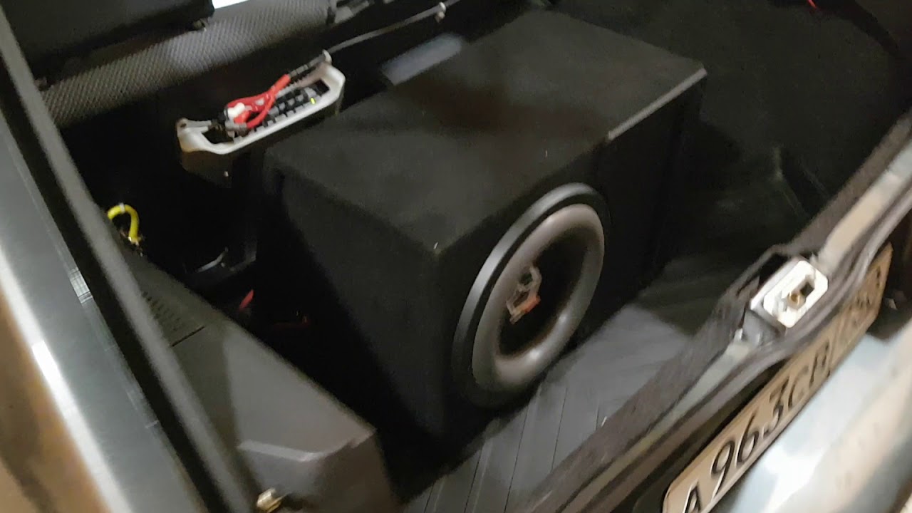 саб играет тихо