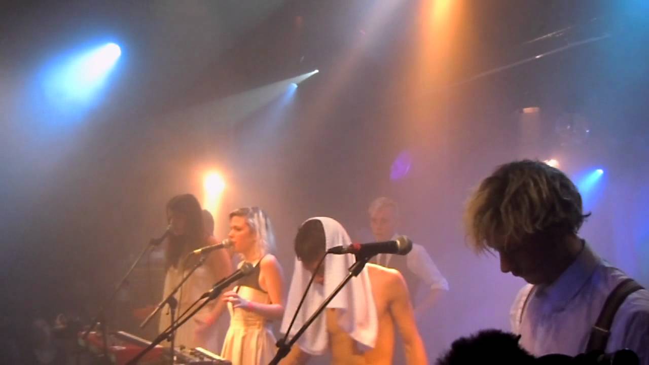 La Femme @ Flèche d'Or - Saisis la corde