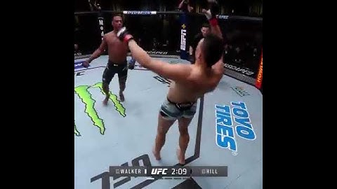 UFC / Jamahal Hill mexe a cabeça e lança um cruzado no Johnny Walker. #shorts #highlights