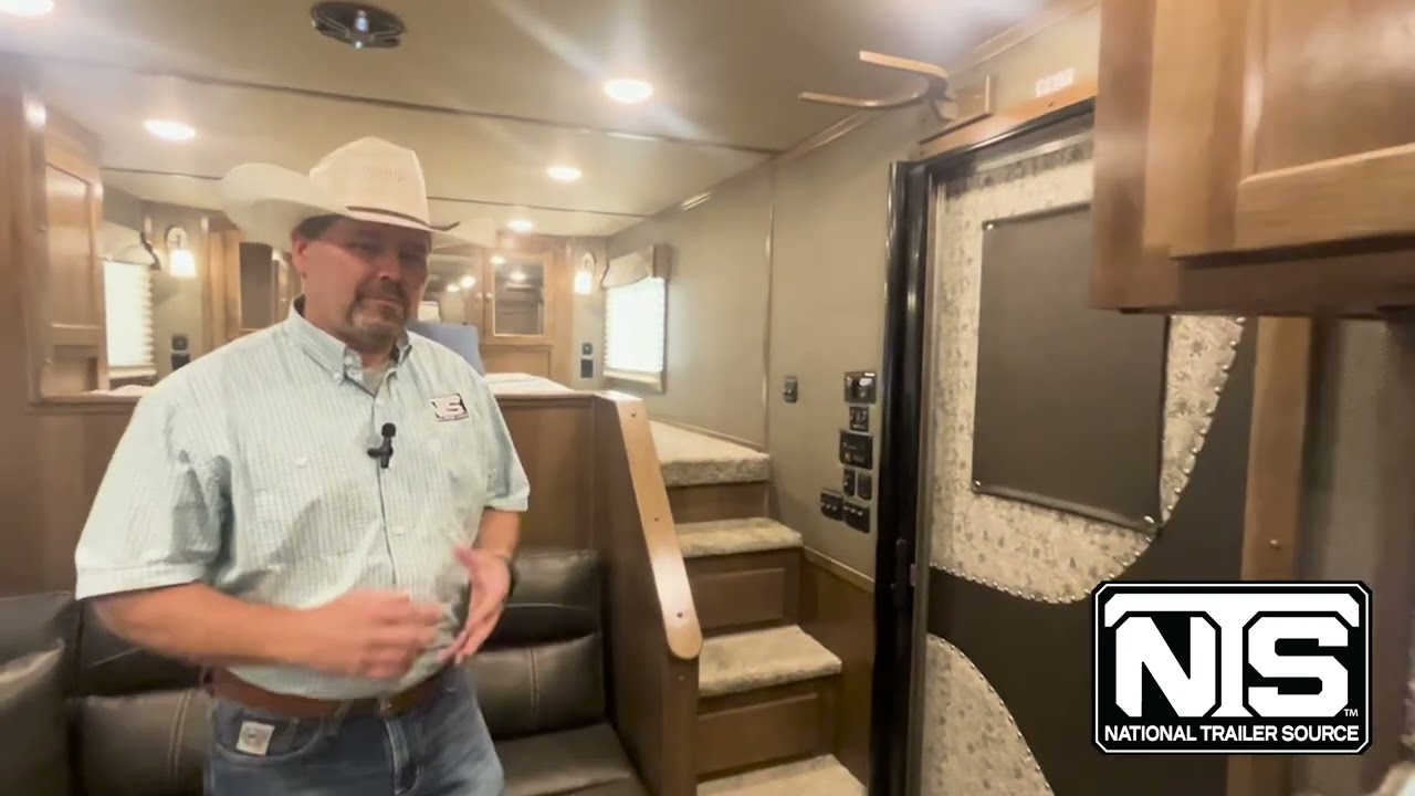 2024 SMC Laramie 3 Horse Gooseneck Trailer with 13' Living Quarters