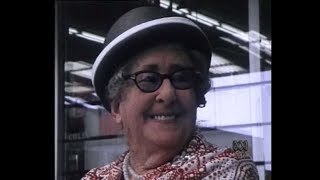 What Does International Womens Year Mean To You? (1975)
This Day Tonight: Australian women offer their thoughts on International Womens Year (IWY) and Womens Liberation, 14 April 1975.
FOR LICENSING ENQUIRIES VISIT http://www.abccommercial.com/buy-content
Subscribe to ABC Library Sales: https://www.youtube.com/user/ABCLibrarySales What Does International Womens Year Mean To You? (1975)