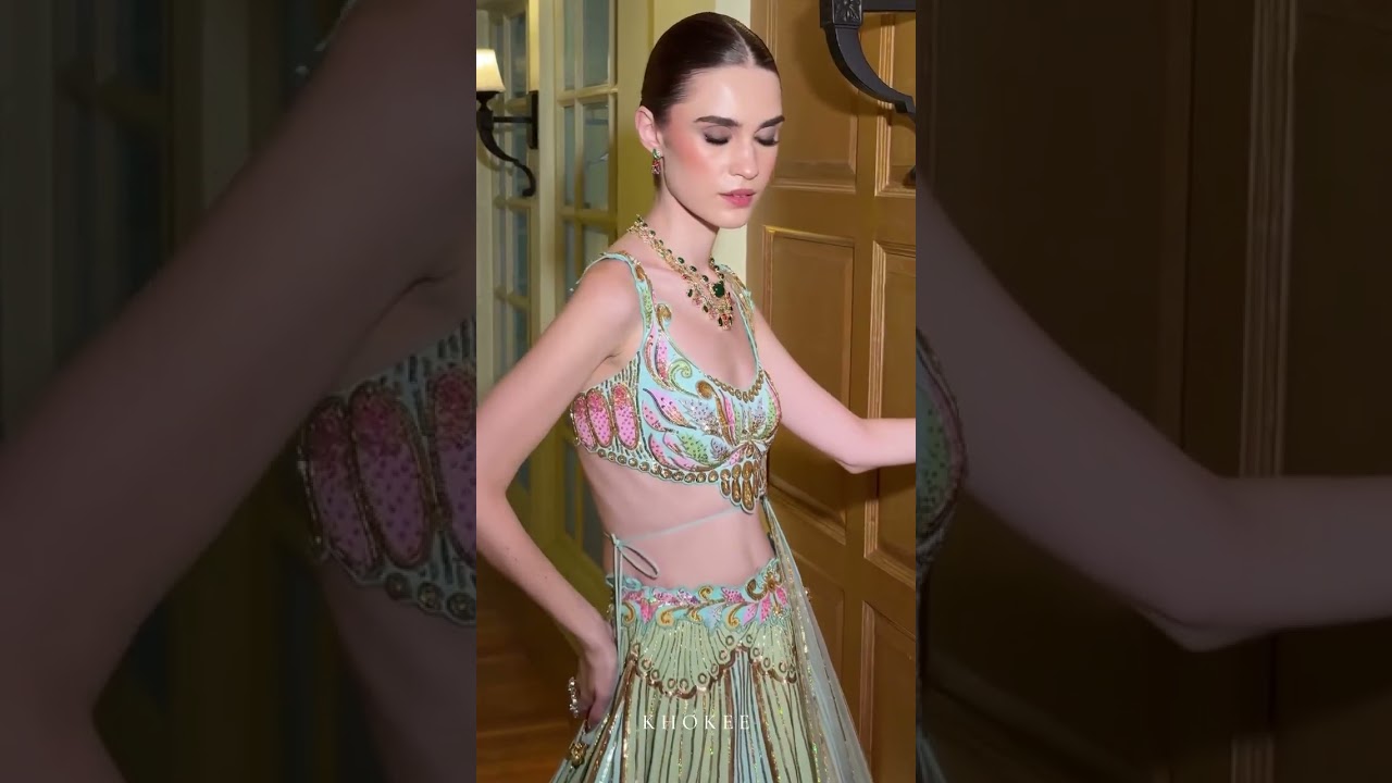 The Blooming Leaf features a pistachio-mint sculpted,