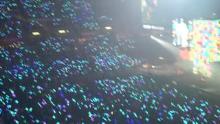 04/05/2013 MAYDAY NOW HERE 2013 (HONG KONG) --- OAOA + 七彩互動瑩光棒 :)