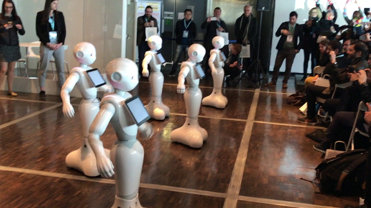 4月のPepper(ペッパー)】日本で!フランスで!世界を股に掛けてます 4月のPepper(ペッパー)】日本で!フランスで!世界を股に掛けてます