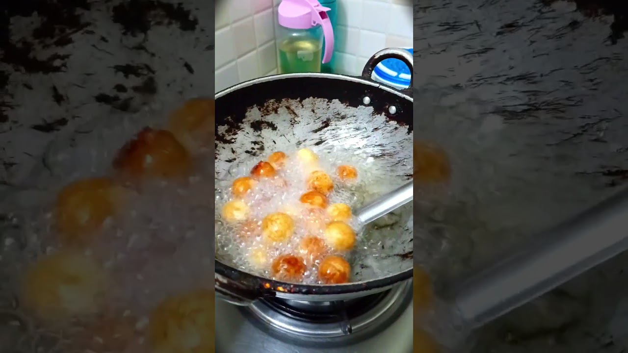 Gulam Jamun with paal kovaa, taste semma yaa iruukum try pannuga guys🤍🫶🏻 