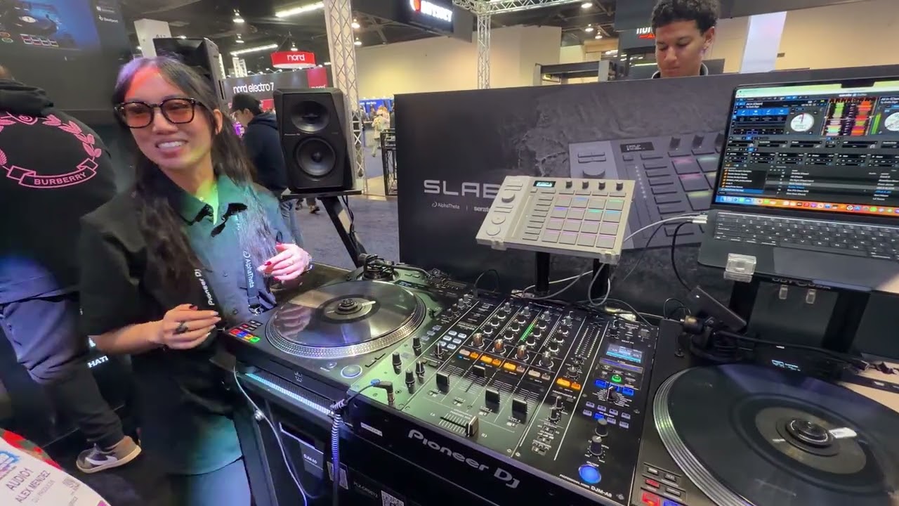 AlphaTheta Slab for Serato Studio