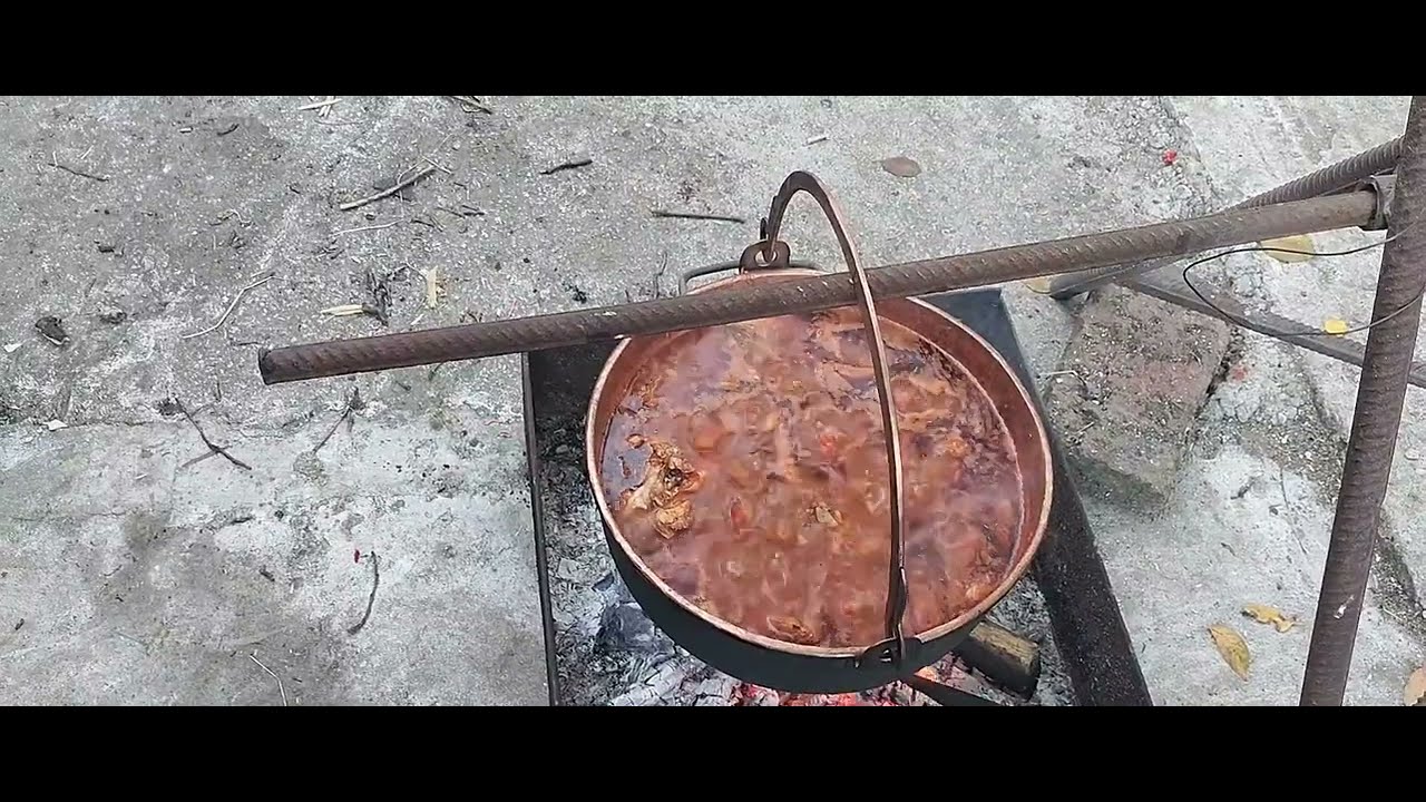 Ceaun de iepure la ceaun de cupru am și tatuat iepurii