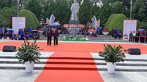 Hát Sli Lễ Hội Háng Pỉnh 12/8/2025 (ÂL) Hai Nghệ Nhân Nữ Thành Phố Lạng Sơn Biểu Diễn Trên Sân Khấu 