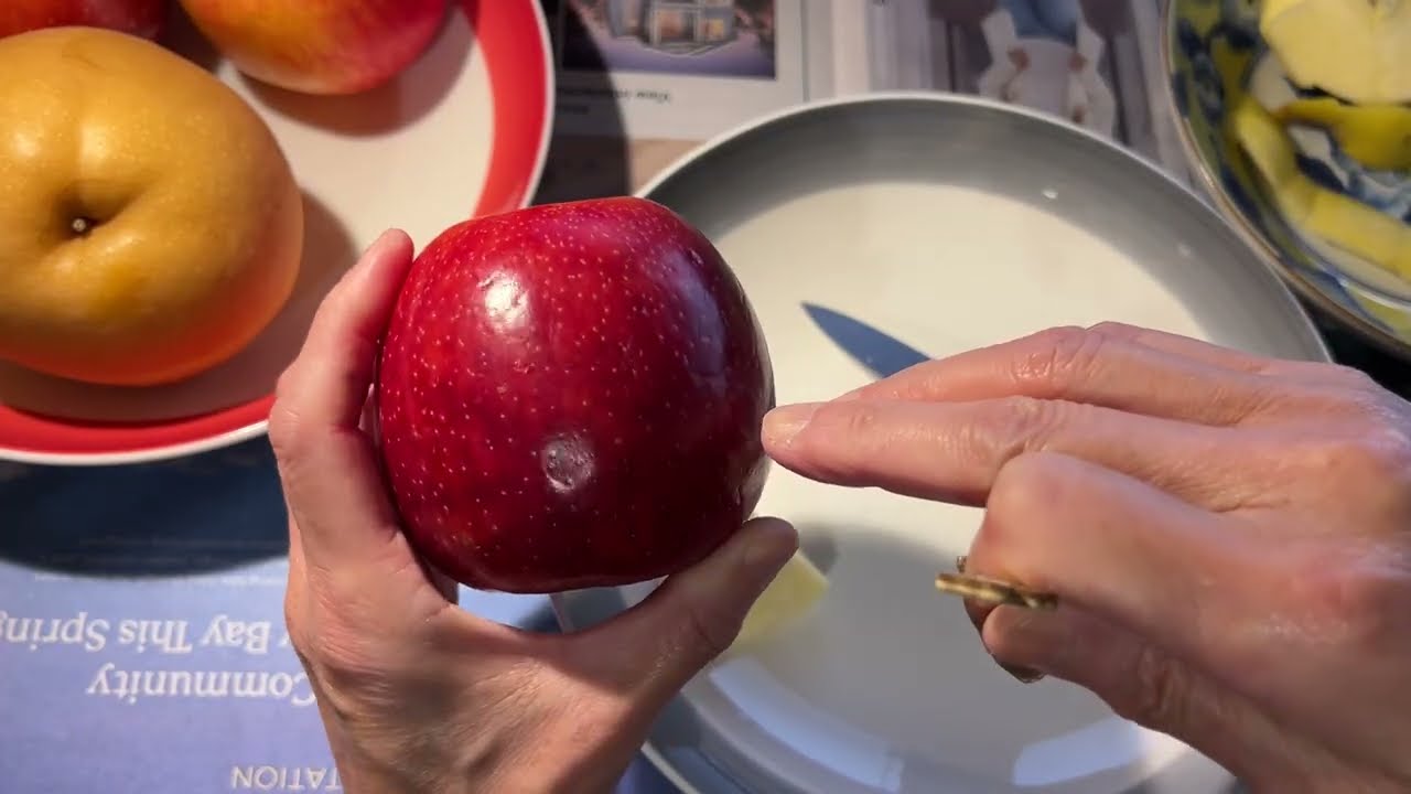 Judging apples Unintentional ASMR soft speaking eating
