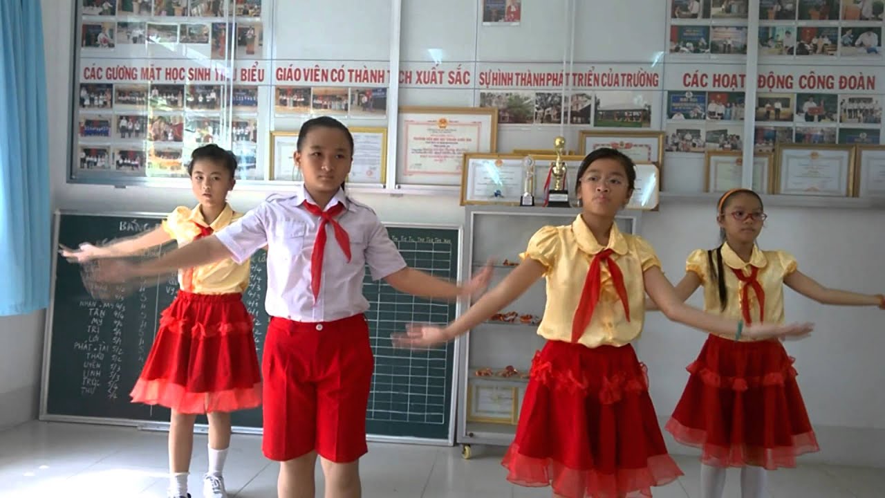 Dân vũ What Makes You Beautiful -Đội dân vũ trường Tiểu học Hướng Thọ Phú - YouTube