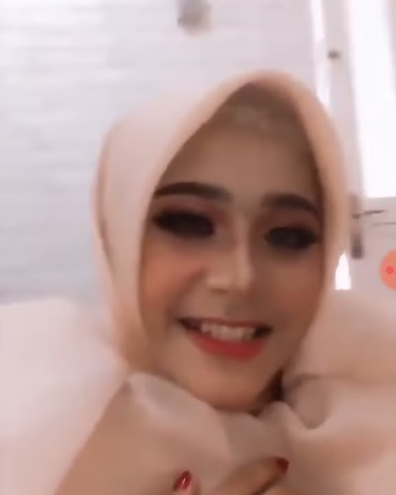 Zohra Zabie si Cewek tomboy Pake Hijab