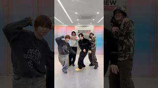 ICE CREAM 🍦 #은호 #스티브 #형석 #우노