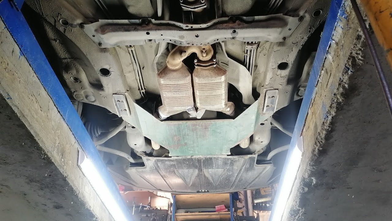 Замена катализаторов Ауди 100 С4 - YouTube