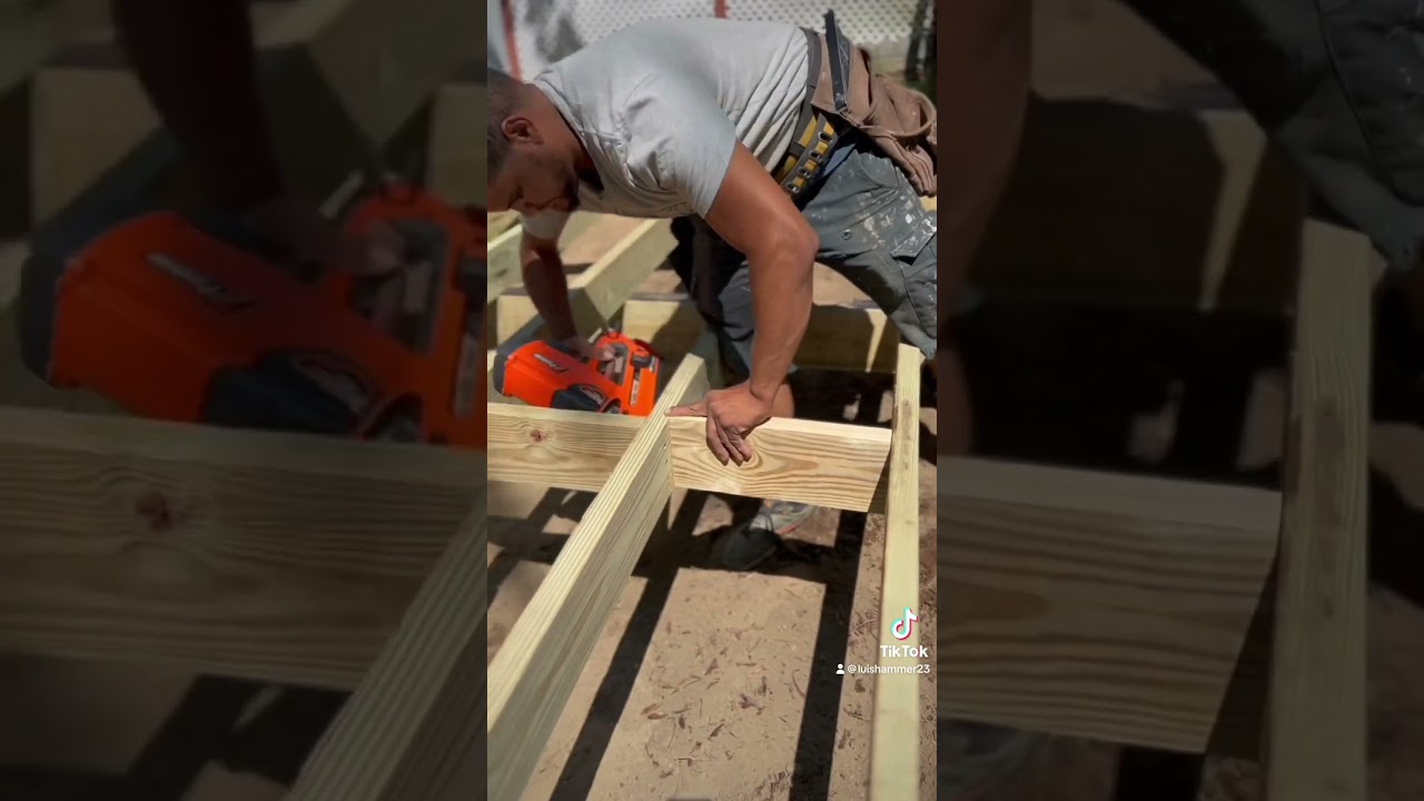 Deck with privacy wall 