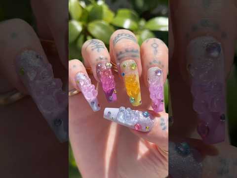 Let’s create my first set of press on nails 💅🏻 I got these gummy bear charms and knew I needed to
