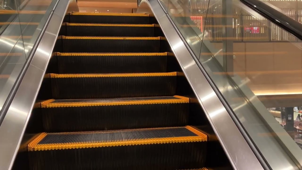 【東芝】3X エスカレーター　イオンモール徳島  3X escalator Aeon Tokushima shopping mall  Tokushima Japan