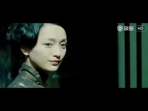 《风声》里周迅和李冰冰这段对手戏可以看一百遍！光用几个眼神和动作就可以谈恋爱了，太撩了！