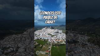 Uno de los pueblos blancos más bonitos de Cádiz 💛