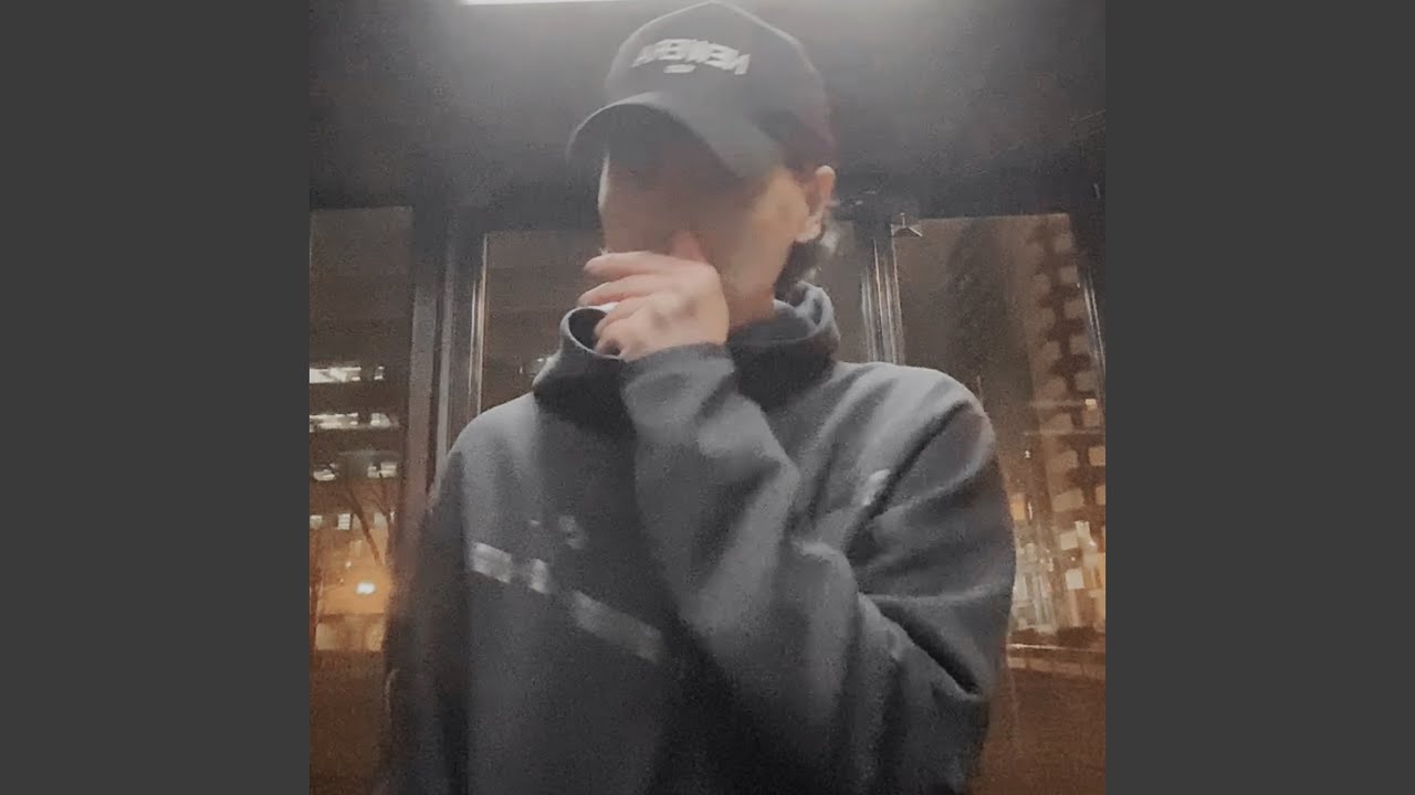 在 YouTube 上观看 2 WING 在 YouTube 上观看 2 WING