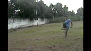 Gilson Andando E Tirando A Roupa Na Corda Bamba.