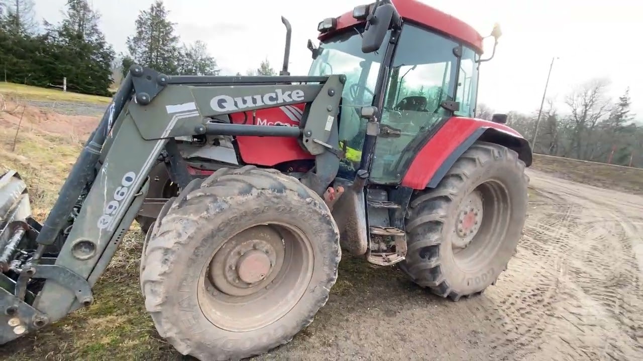 Lastartraktor McCormick MC100