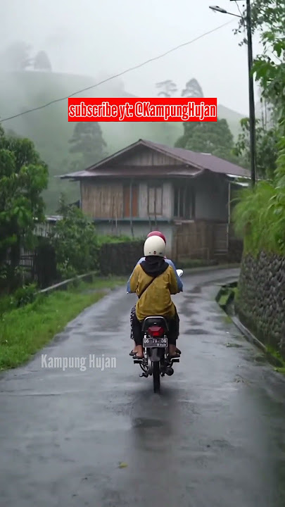 naik motor jadul di temani hujan deras. #shorts #shortsvideo #rain #hujan