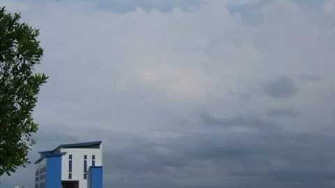 Rc lander F-16 8s fly pass