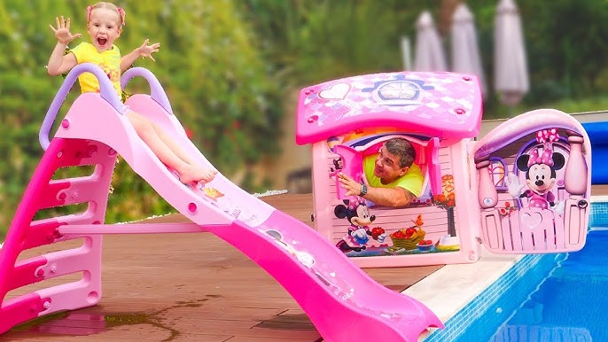 Татуировкасы бар таз мысық