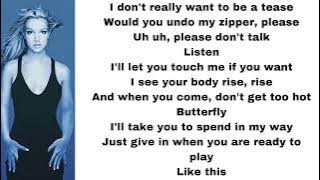Britney Spears - Showdown (lyrics)