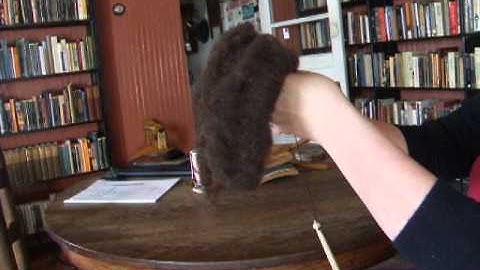 DROP SPINDLE SPINNING: BOTTOM WHORL STYLE, BASIC TECHNIQUE