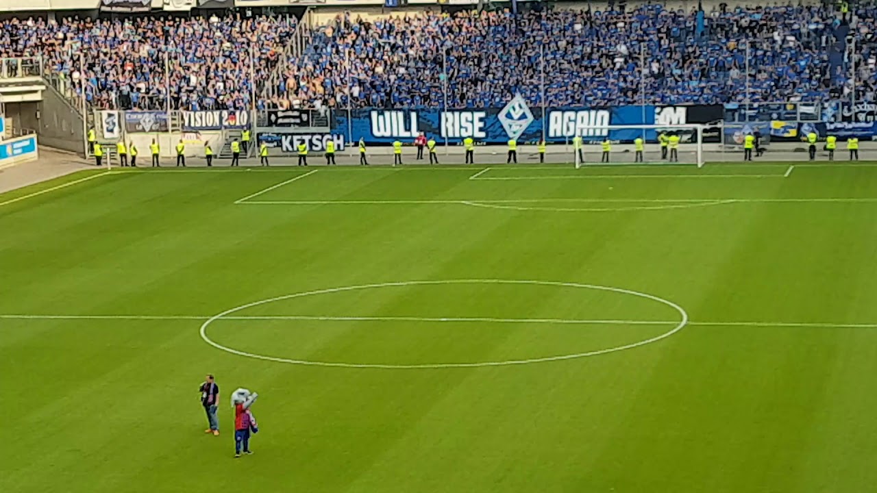 KFC Uerdingen 1905 vs Waldhof Mannheim - kurz vor Anpfiff
