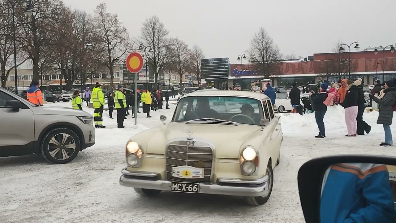 Vanhoja autoja haminassa