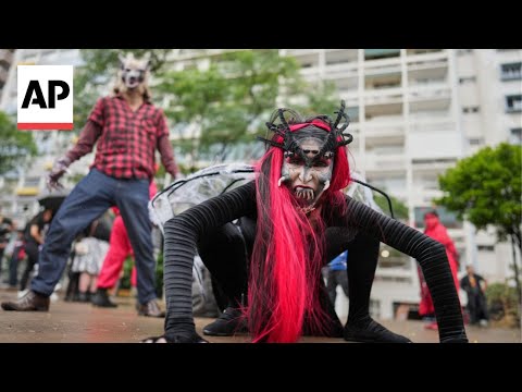 Hundreds march through São Paulo for annual Zombie Walk
