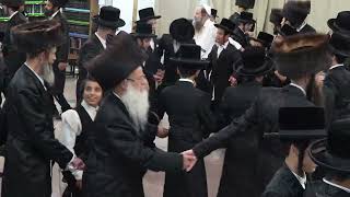 ריקודים ושמחה לאחר הילולת רבינו ז&quot;ל ביבנאל עיר ברסלב בראשות הצדיק רבי יצחק לעזער שליט&quot;א
