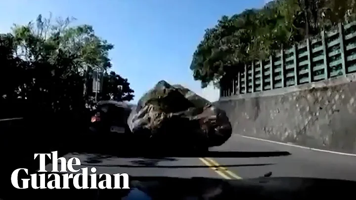 Taiwan earthquake sends boulder crashing into car - DayDayNews