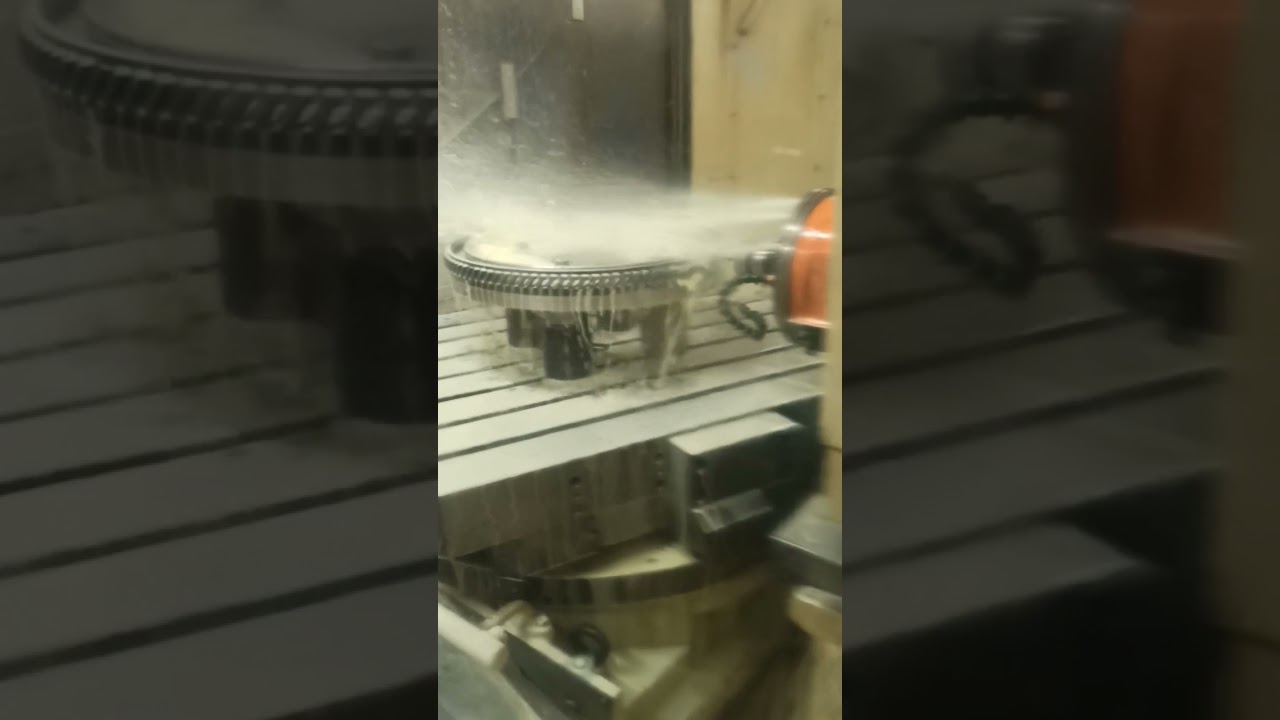 milling of tract surfaces and grooves.  HULLER HILLE nbh-260