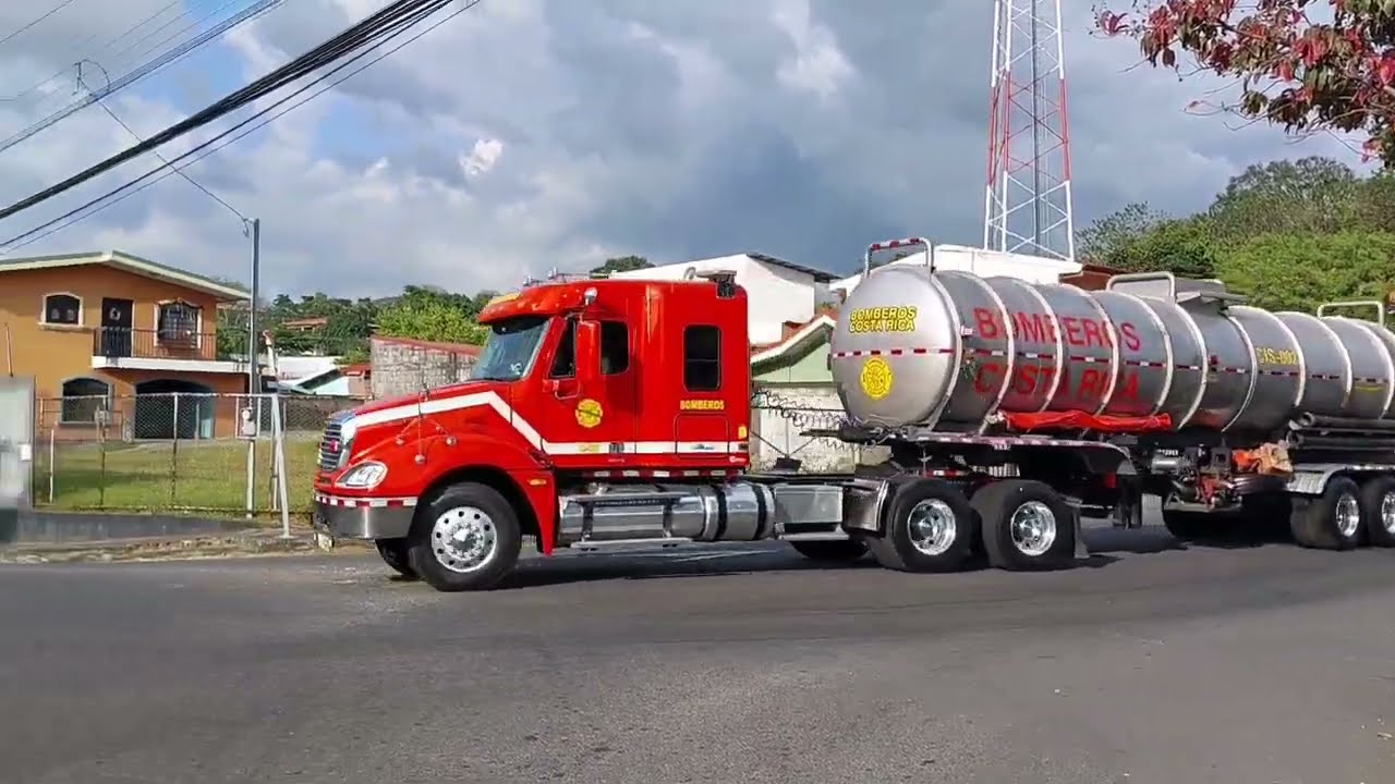 Camiones de Bomberos Respondiendo (Costa Rica) 2022