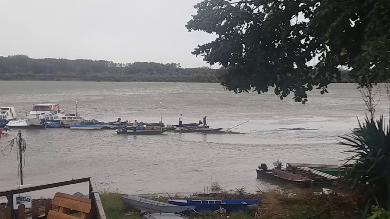 عاصفة تجرف مرسى في فويفودينا