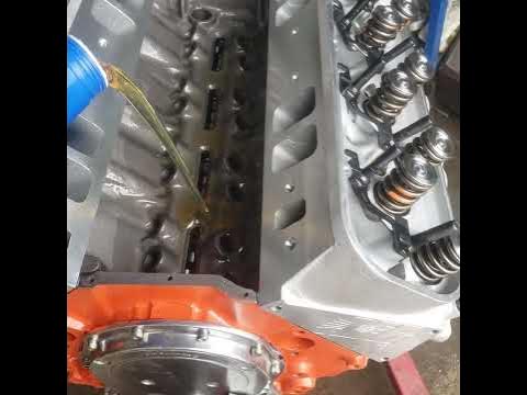 Built chevy 454 oil pour for initial fire up. - YouTube