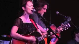 Laura Cantrell, It Wasn't God Who Made Honky Tonk Angels chords